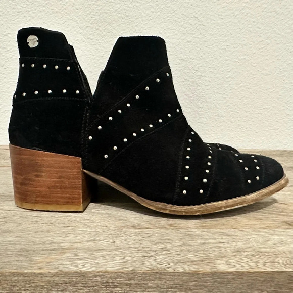 ROXY Lexie J‎ black suede leather rivet ankle boots   Size 8 - Picture 1 of 6